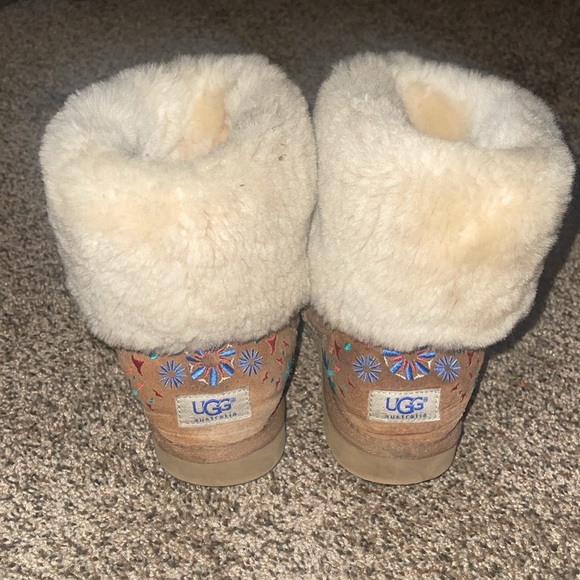 Embroidery Ugg Boots - Picture 3 of 4